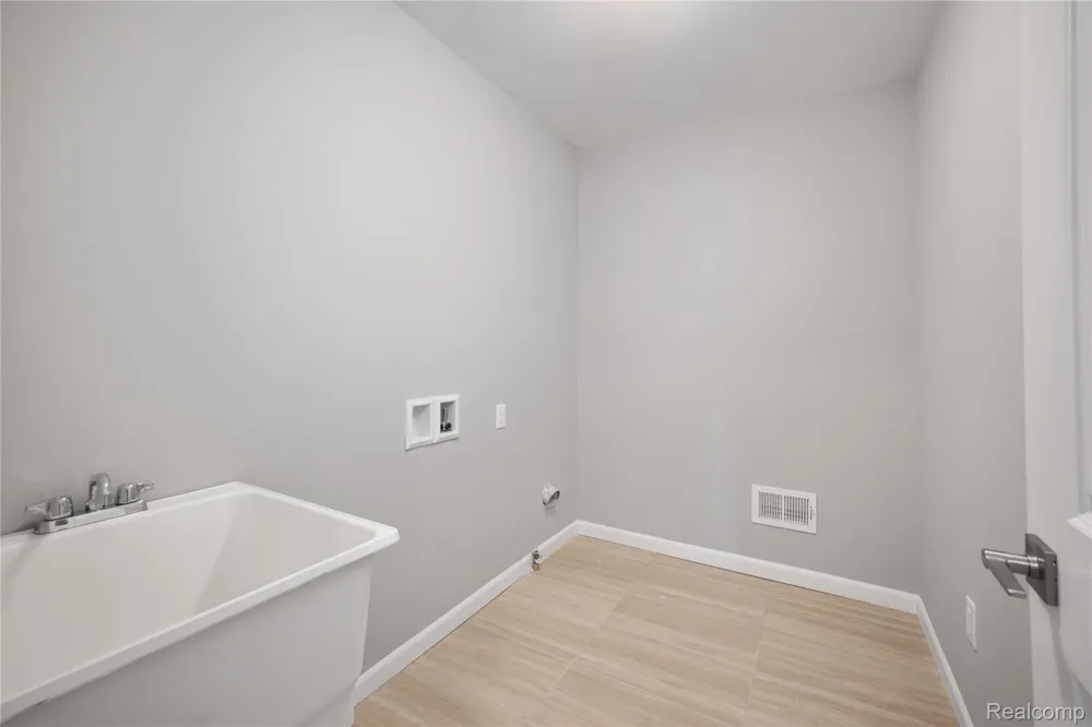 16085 Catalpa Ridge Drive Holly Township, MI 48442