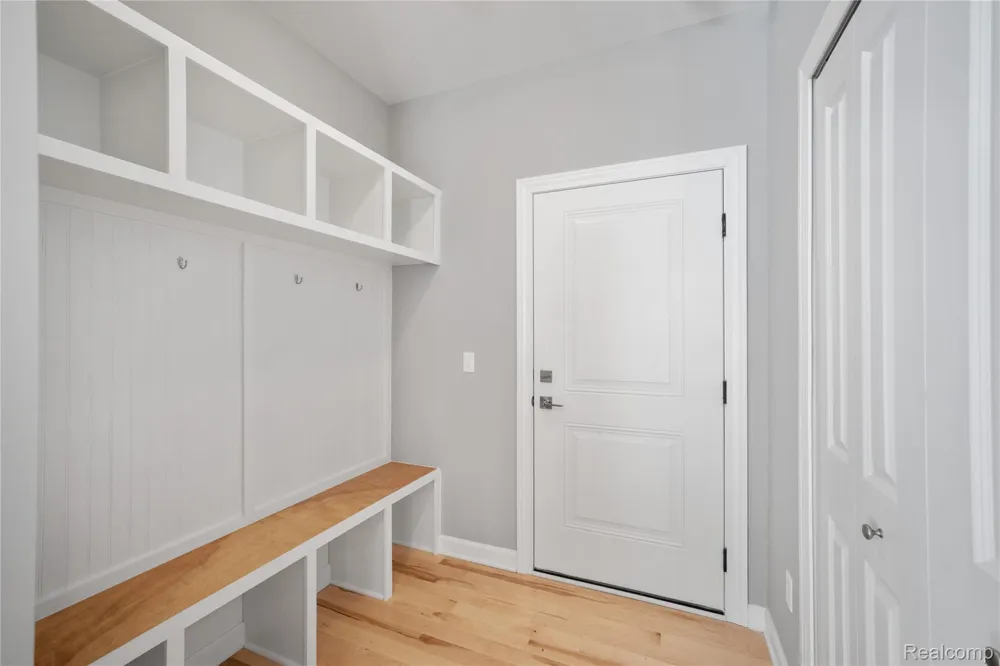 16085 Catalpa Ridge Drive Holly Township, MI 48442