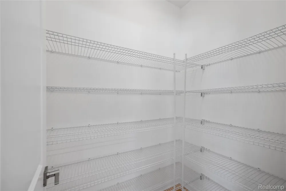 16085 Catalpa Ridge Drive Holly Township, MI 48442