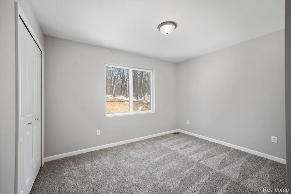 16085 Catalpa Ridge Drive Holly Township, MI 48442