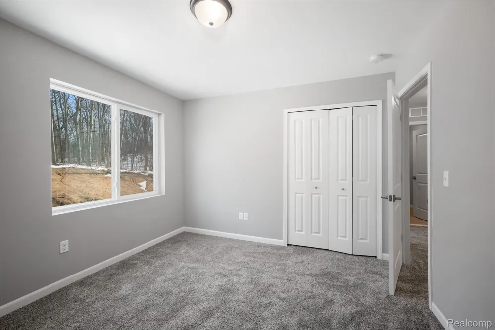 16085 Catalpa Ridge Drive Holly Township, MI 48442