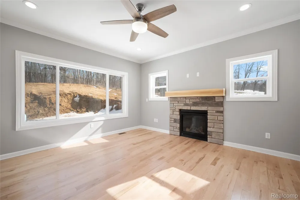 16085 Catalpa Ridge Drive Holly Township, MI 48442
