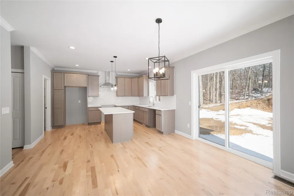 16085 Catalpa Ridge Drive Holly Township, MI 48442