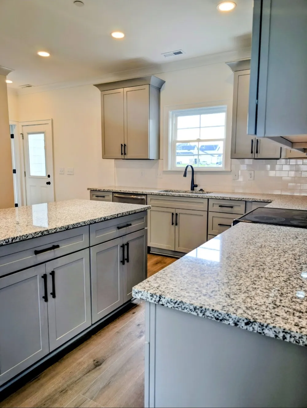 3304 Stonehorn Dr Bell Buckle, TN 37020