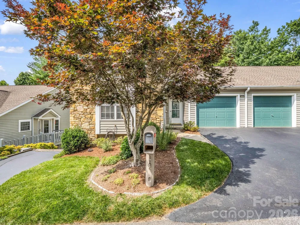 341 Laurel Park Place Hendersonville, NC 28791