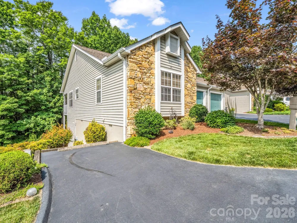 341 Laurel Park Place Hendersonville, NC 28791