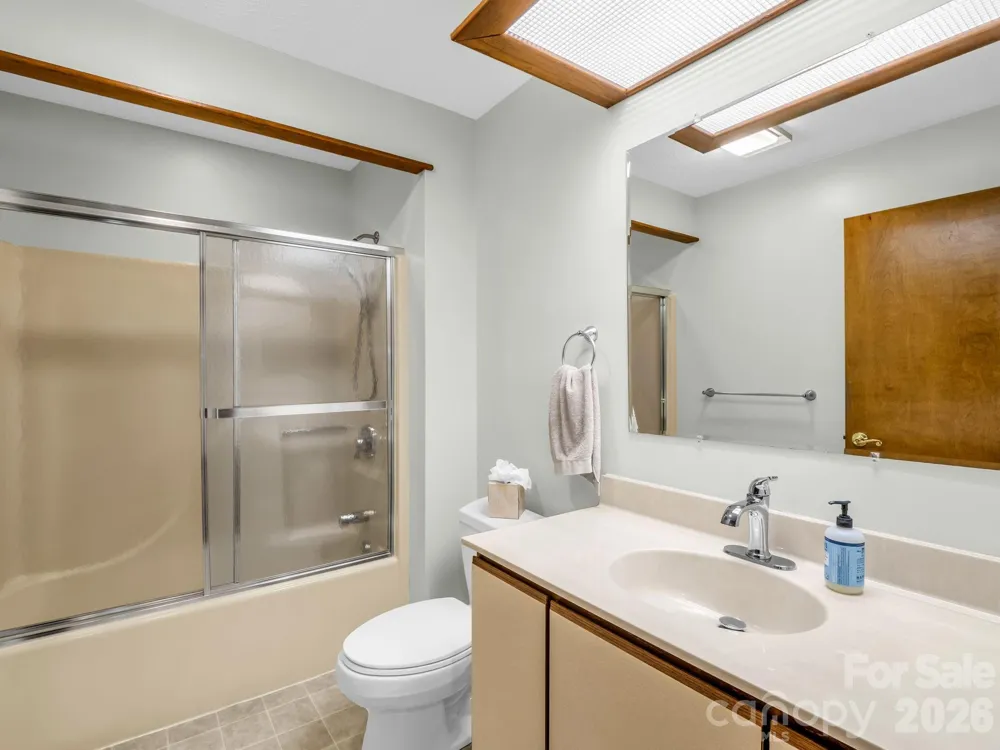 341 Laurel Park Place Hendersonville, NC 28791