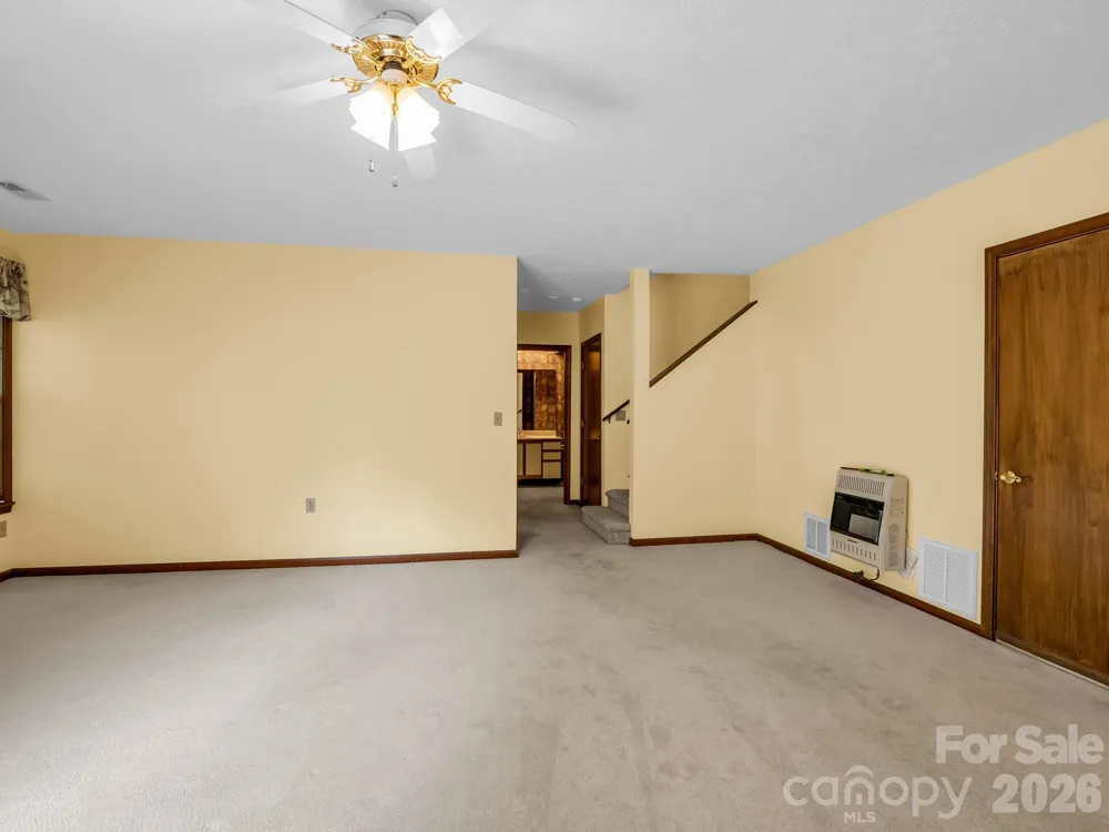 341 Laurel Park Place Hendersonville, NC 28791