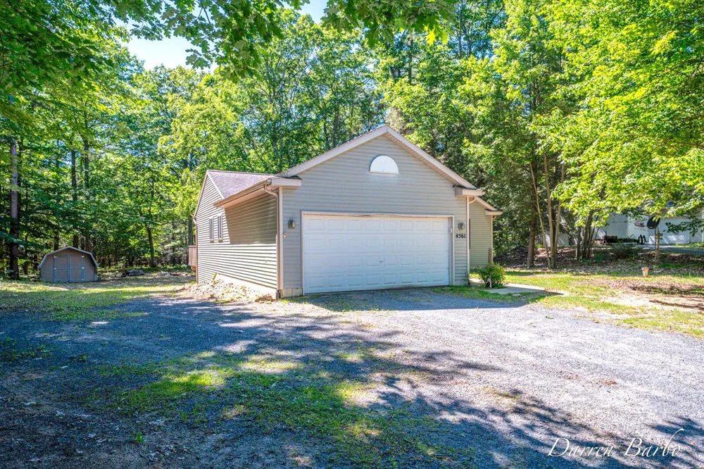 4561 Pine Avenue Mears, MI 49436