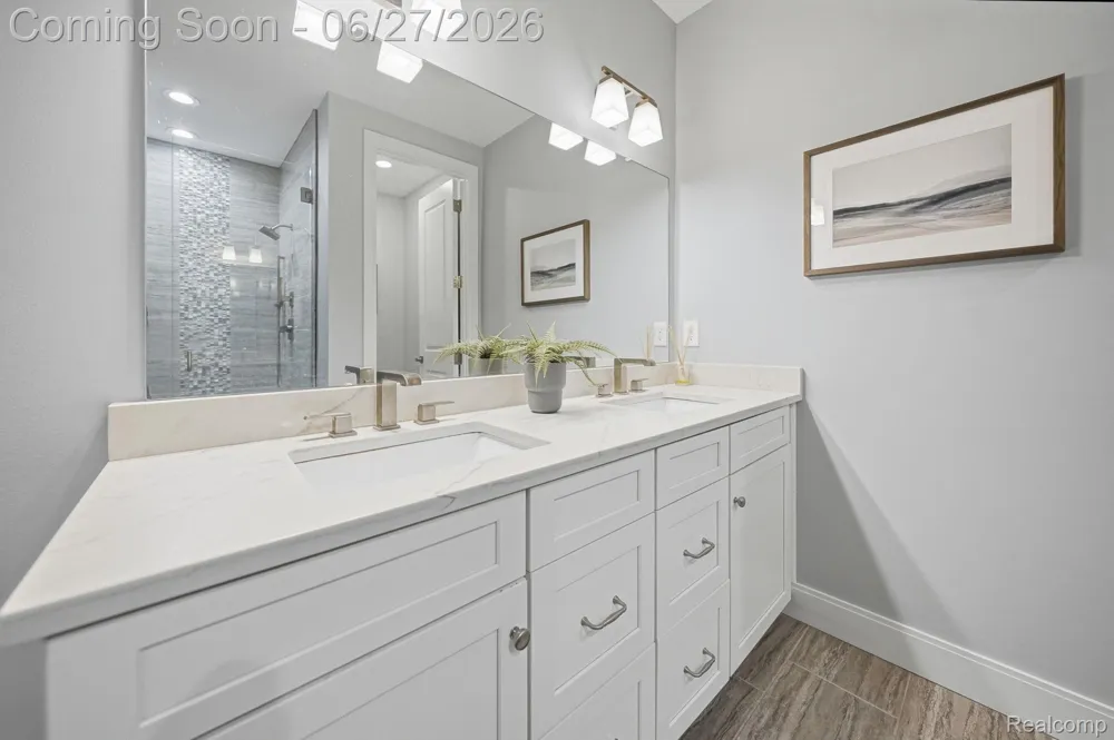 3898 Albatross Court Rochester Hills City, MI 48309