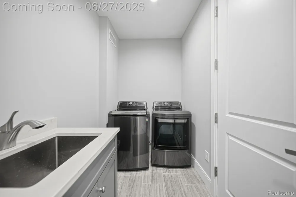3898 Albatross Court Rochester Hills City, MI 48309