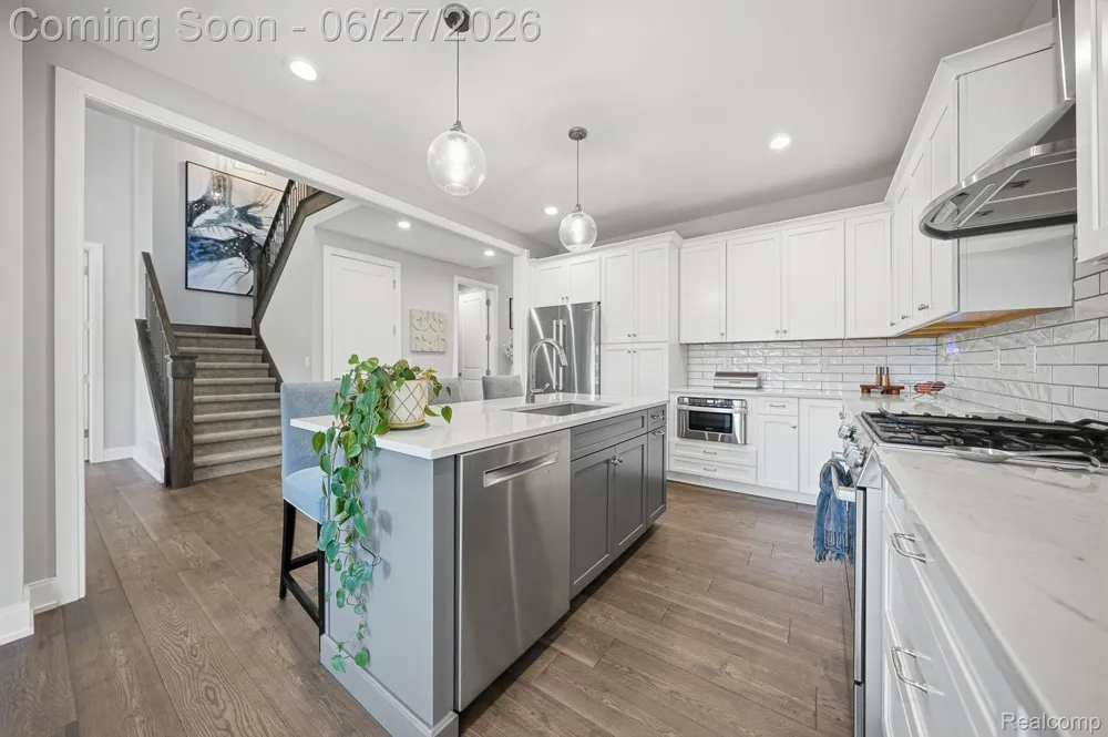3898 Albatross Court Rochester Hills City, MI 48309
