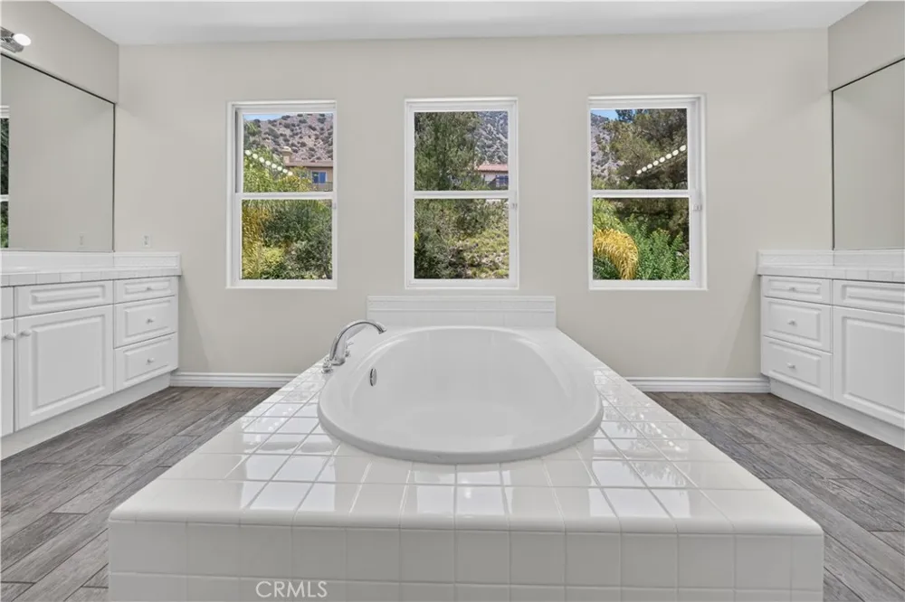17 Turning Leaf Way Azusa, CA 91702