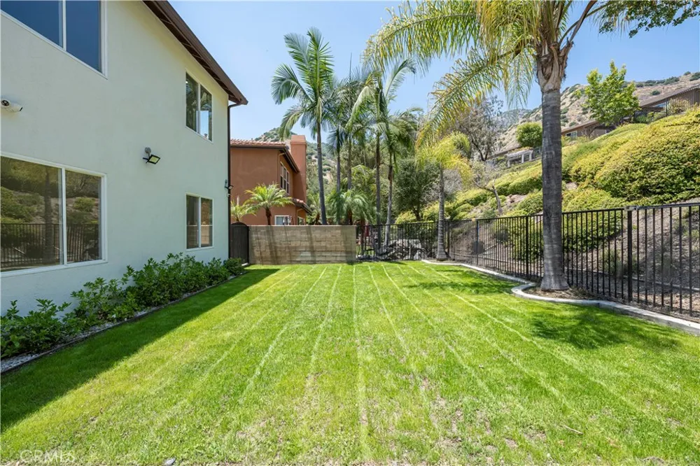 17 Turning Leaf Way Azusa, CA 91702