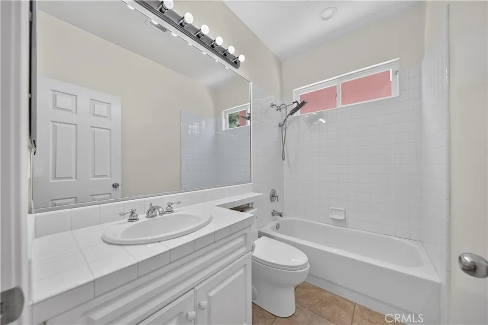 17 Turning Leaf Way Azusa, CA 91702