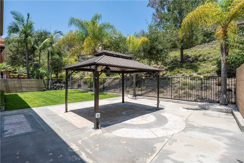 17 Turning Leaf Way Azusa, CA 91702