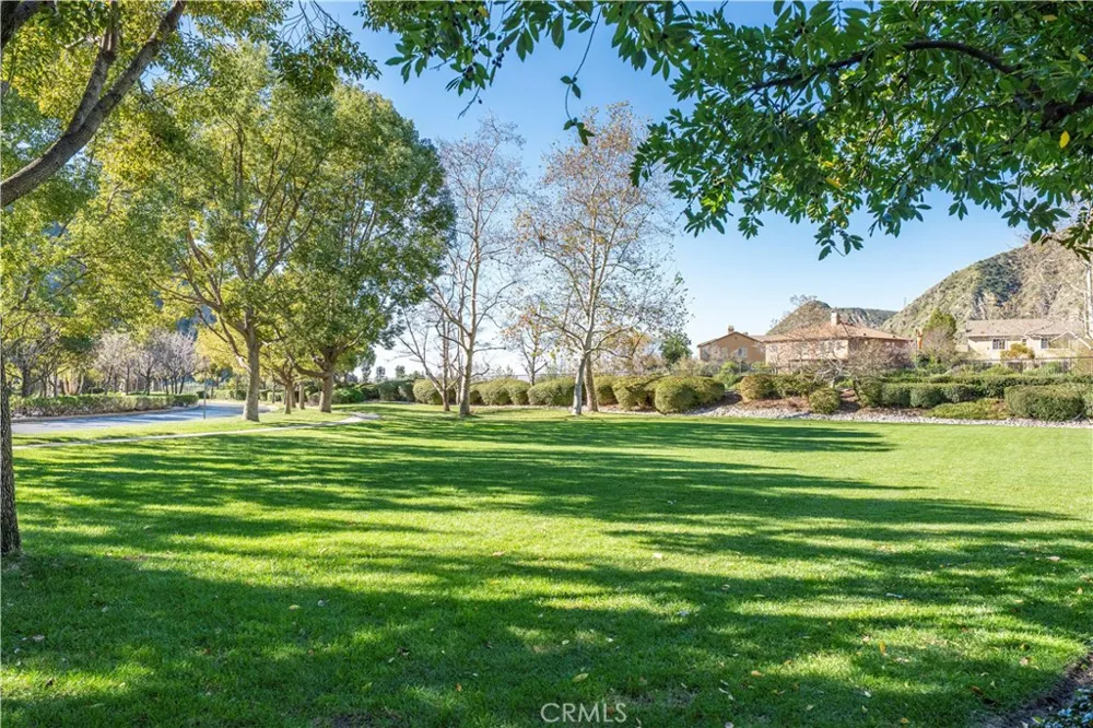 17 Turning Leaf Way Azusa, CA 91702