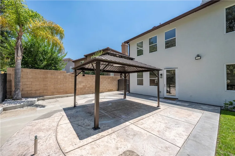 17 Turning Leaf Way Azusa, CA 91702