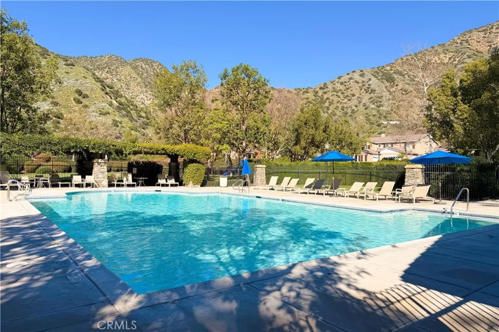 17 Turning Leaf Way Azusa, CA 91702