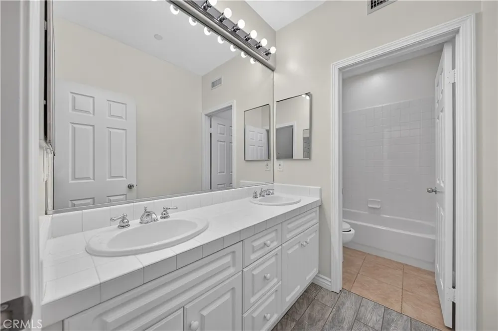 17 Turning Leaf Way Azusa, CA 91702