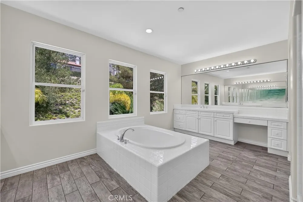 17 Turning Leaf Way Azusa, CA 91702