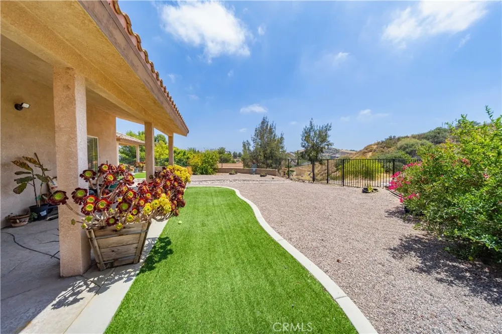 13675 Davenport Agua Dulce, CA 91390