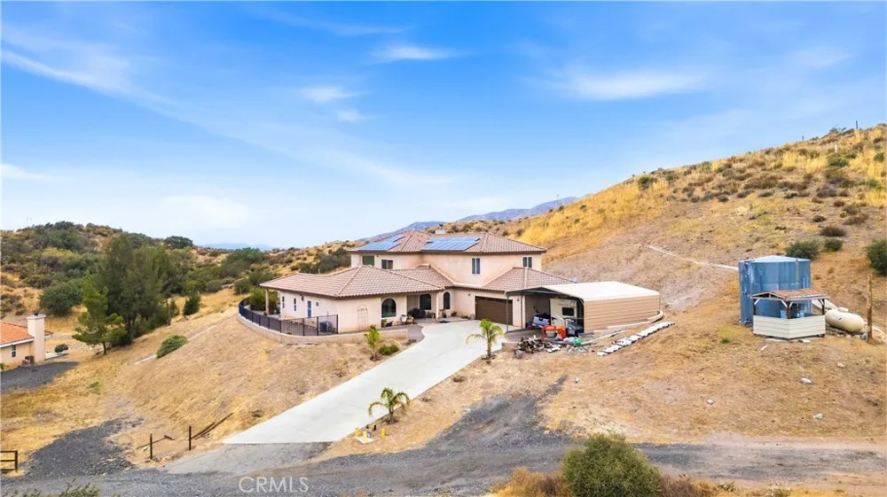 13675 Davenport Agua Dulce, CA 91390