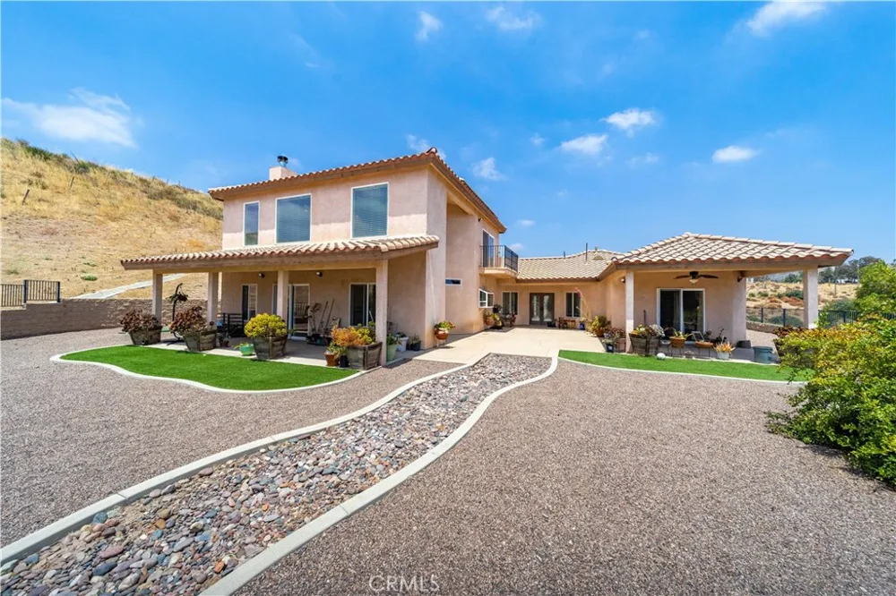 13675 Davenport Agua Dulce, CA 91390