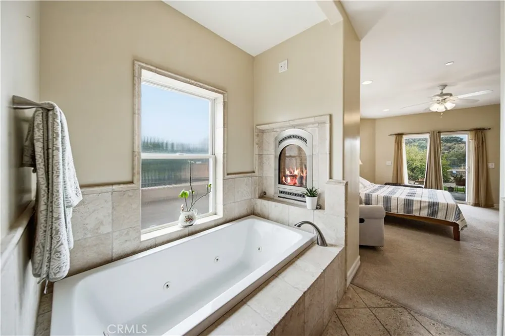 13675 Davenport Agua Dulce, CA 91390