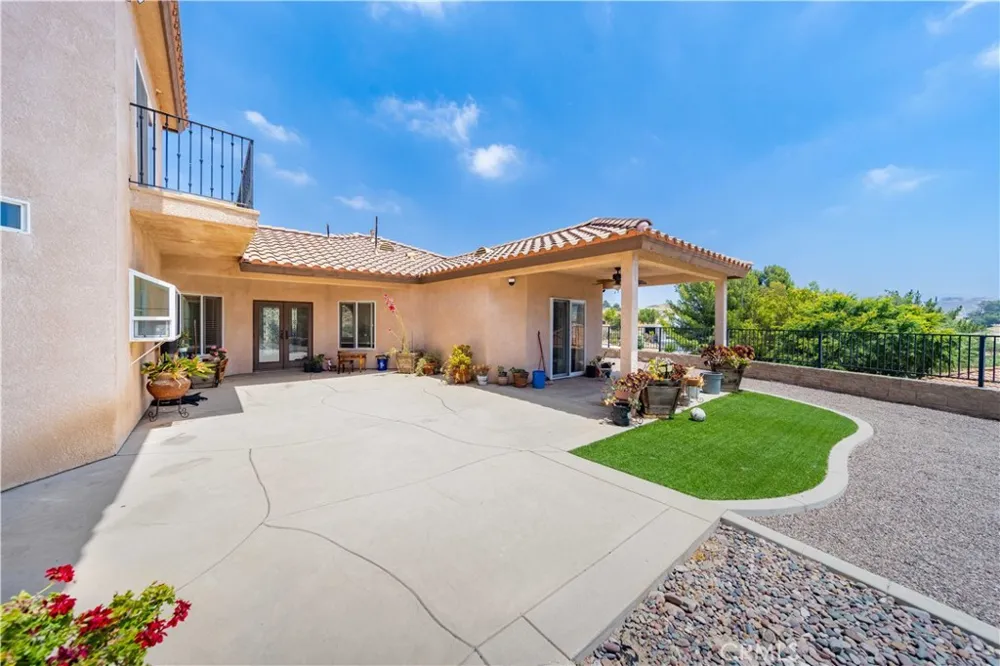 13675 Davenport Agua Dulce, CA 91390