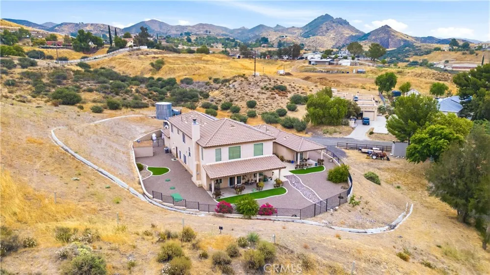 13675 Davenport Agua Dulce, CA 91390