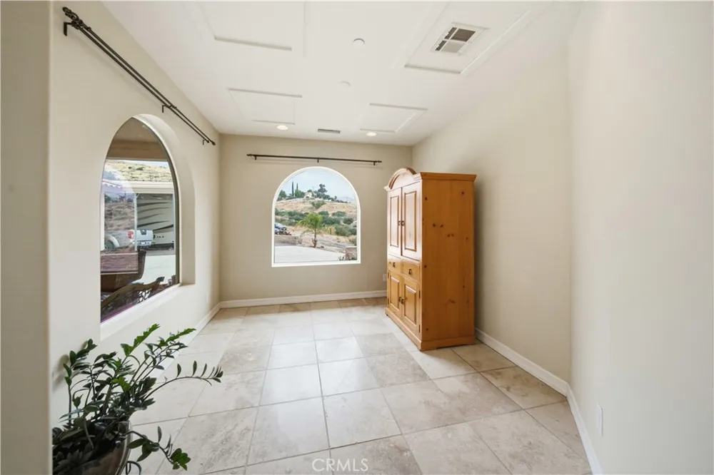 13675 Davenport Agua Dulce, CA 91390