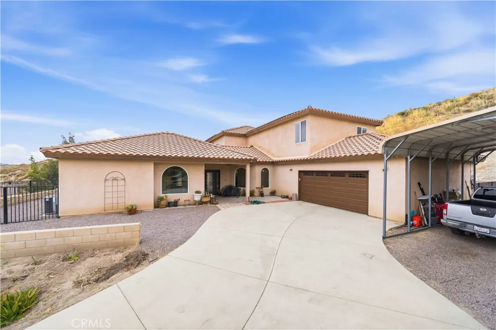 13675 Davenport Agua Dulce, CA 91390