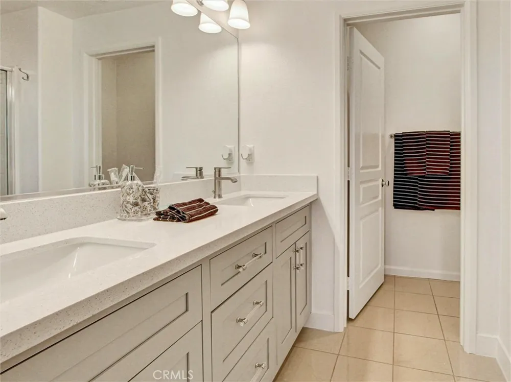 8056 Torino Stanton, CA 90680