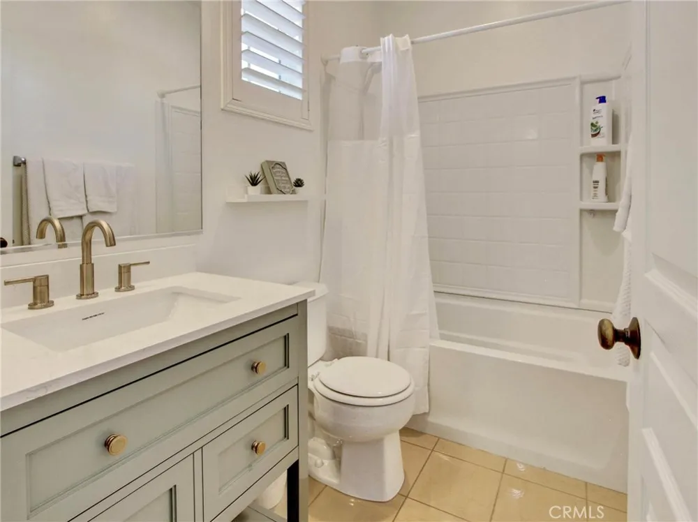 8056 Torino Stanton, CA 90680