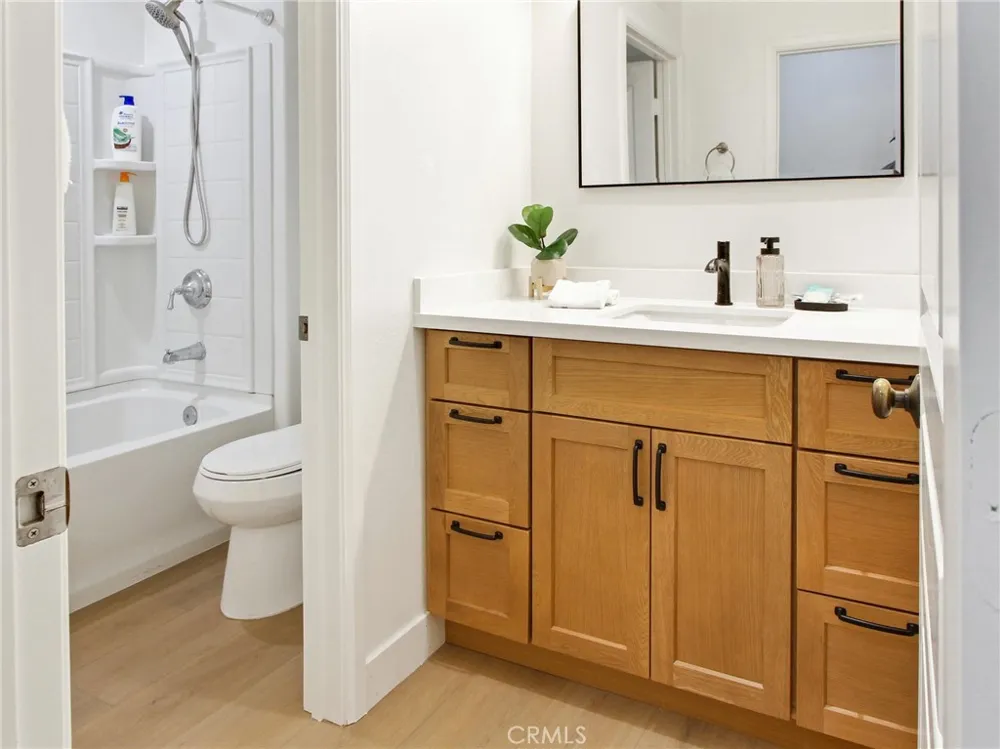 8056 Torino Stanton, CA 90680