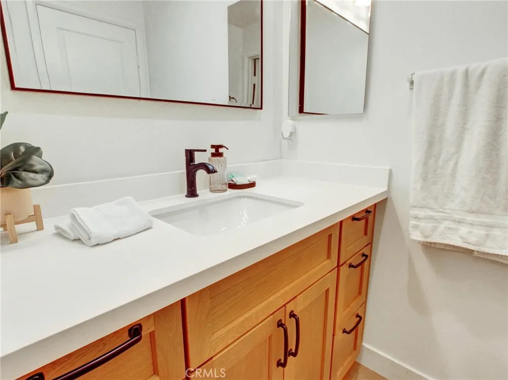 8056 Torino Stanton, CA 90680