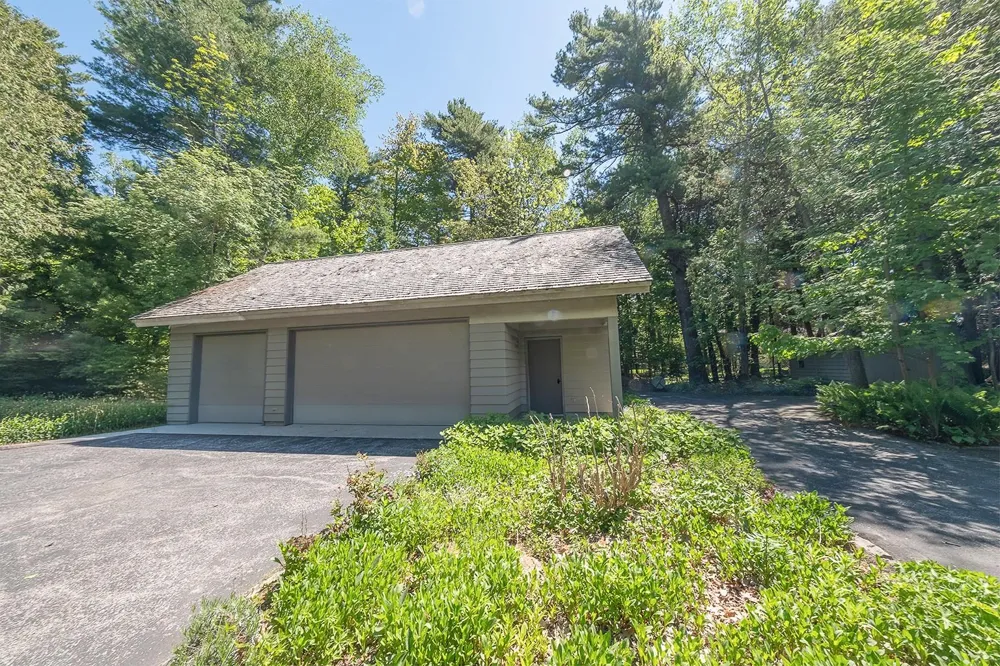5254 Manitou Trail Leland Township, MI 49654