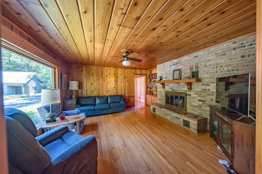 5254 Manitou Trail Leland Township, MI 49654