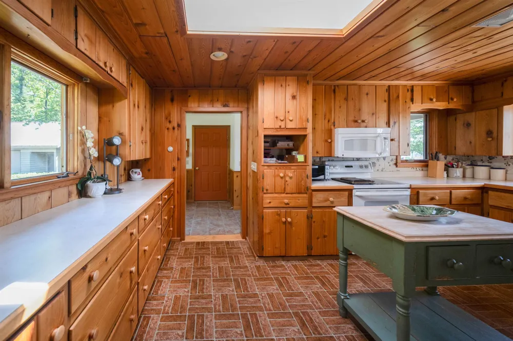 5254 Manitou Trail Leland Township, MI 49654