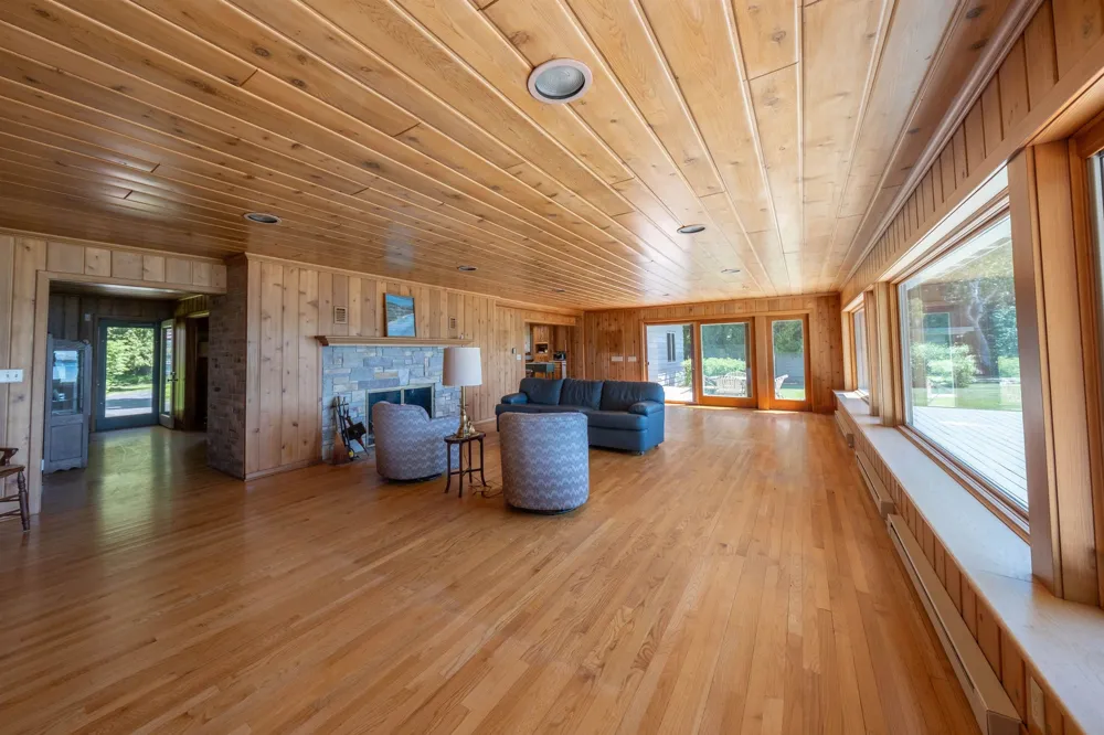 5254 Manitou Trail Leland Township, MI 49654