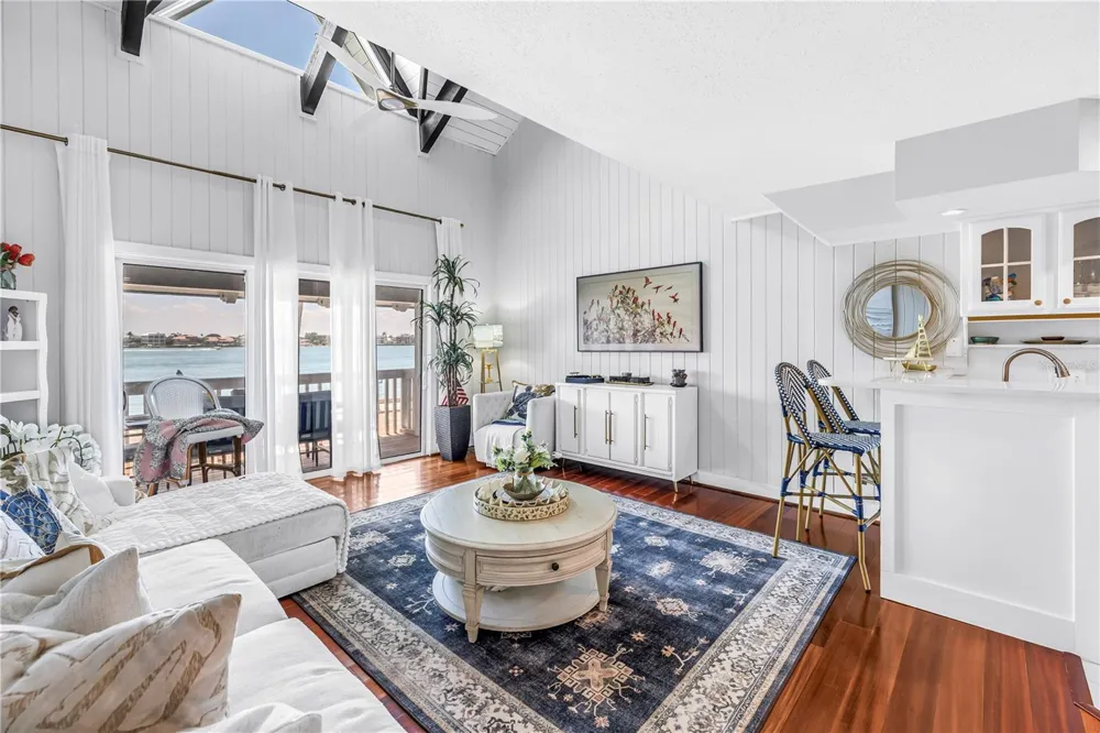 1010 PASS A GRILLE WAY #2 St Pete Beach, FL 33706