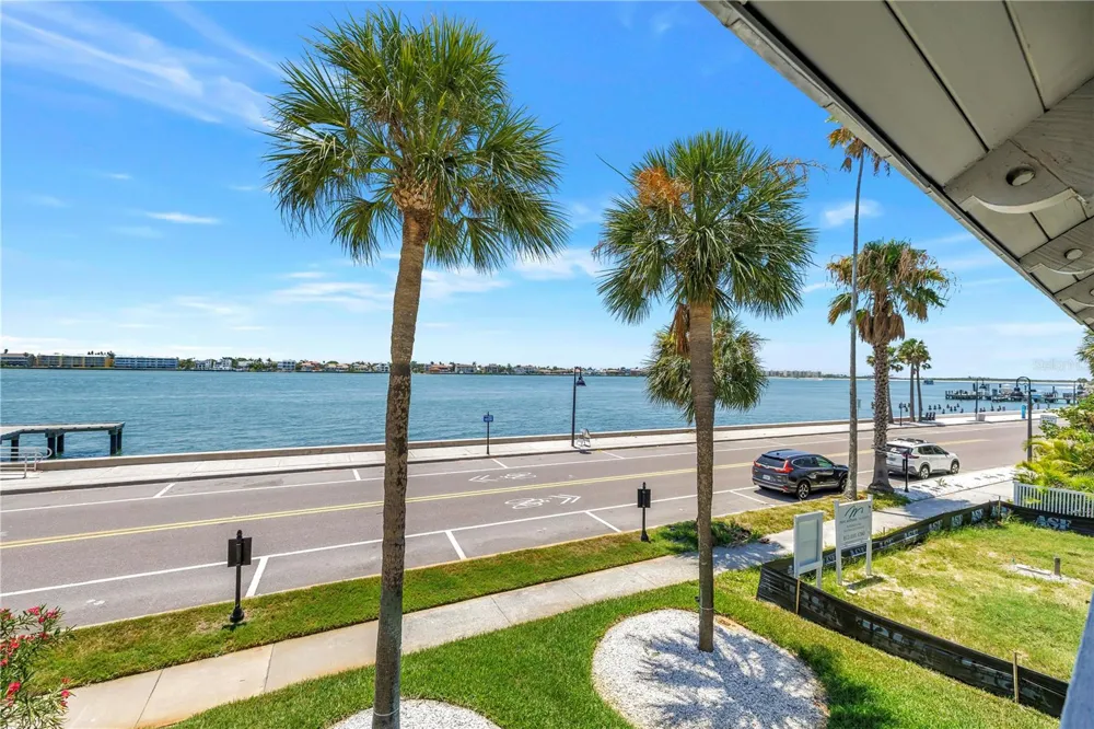 1010 PASS A GRILLE WAY #2 St Pete Beach, FL 33706