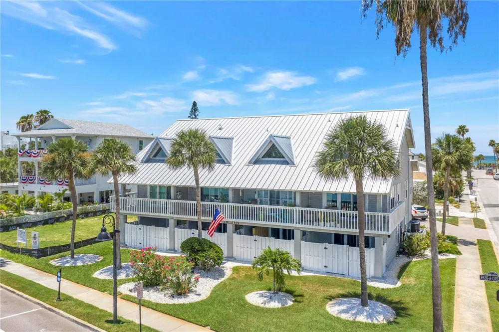 1010 PASS A GRILLE WAY #2 St Pete Beach, FL 33706