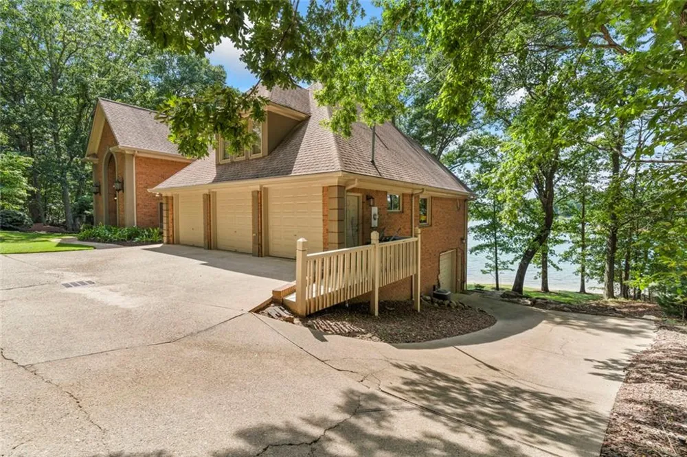 6576 Yacht Club Road Flowery Branch, GA 30542
