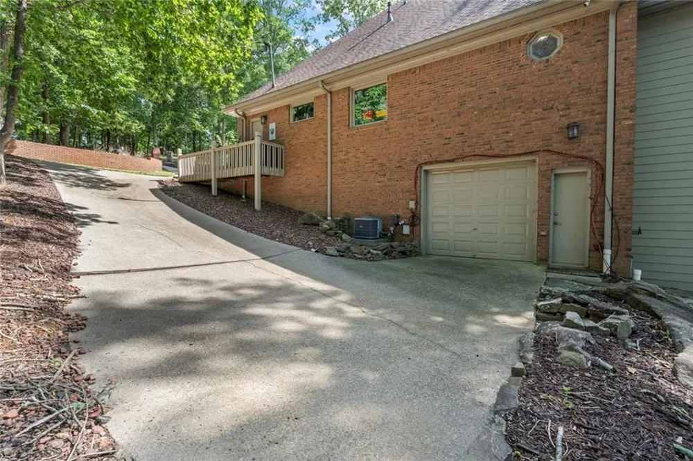6576 Yacht Club Road Flowery Branch, GA 30542