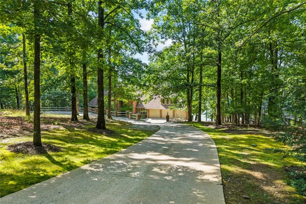 6576 Yacht Club Road Flowery Branch, GA 30542