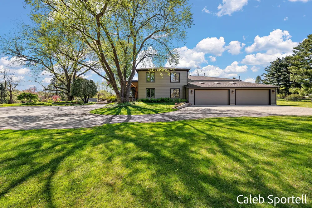 8201 Cherry Valley Avenue SE Caledonia, MI 49316