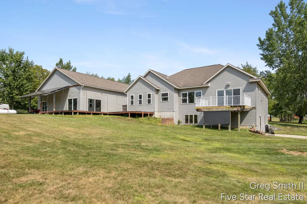 884 Stoney Hill Court Wayland, MI 49348