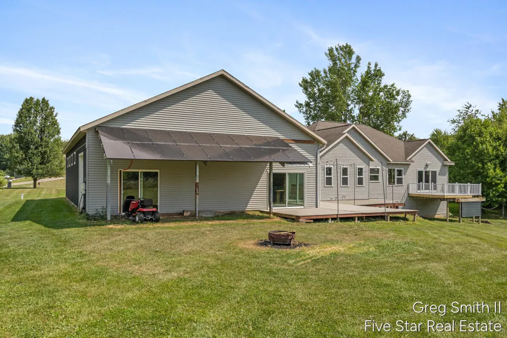 884 Stoney Hill Court Wayland, MI 49348